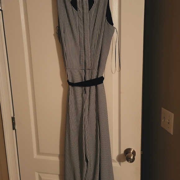 Jumpsuit - Picture 4 of 6
